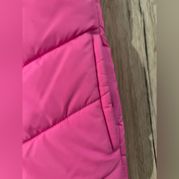 Vest - Picture 2 of 7